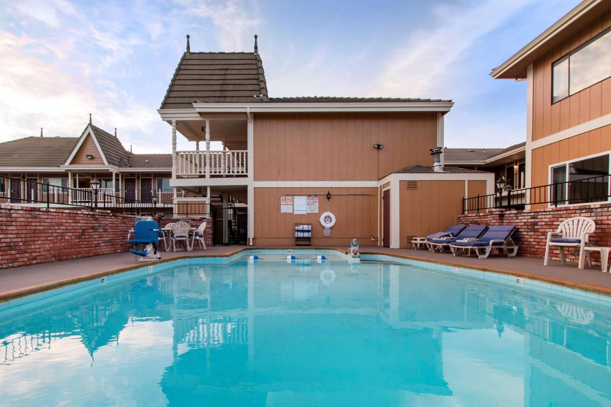 Ramada Bayside Inn & Suites إوريكا، هومبولدت، كاليفورنيا المظهر الخارجي الصورة