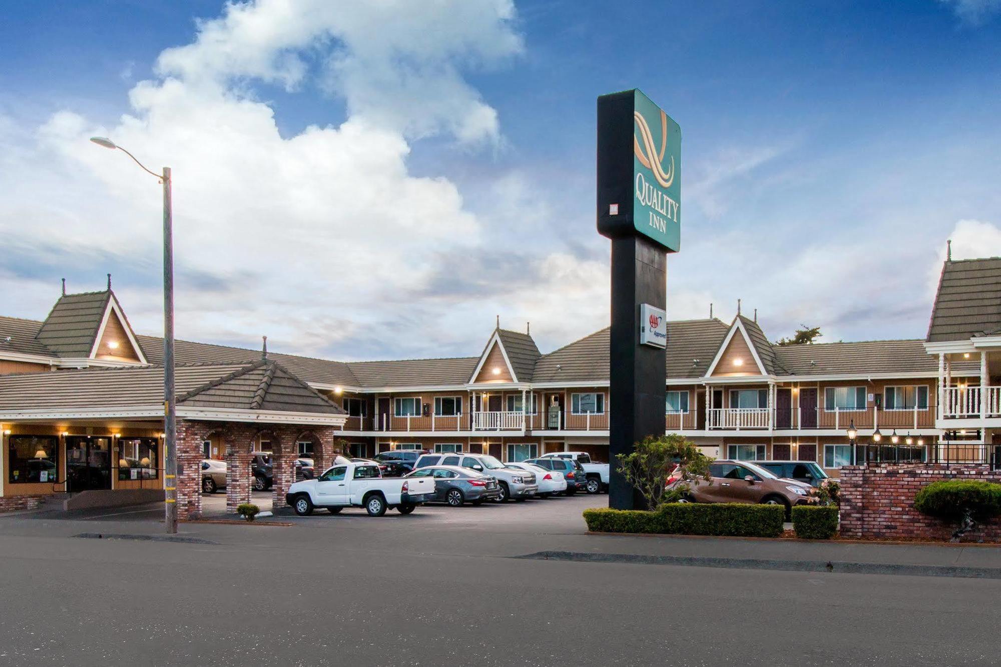 Ramada Bayside Inn & Suites إوريكا، هومبولدت، كاليفورنيا المظهر الخارجي الصورة