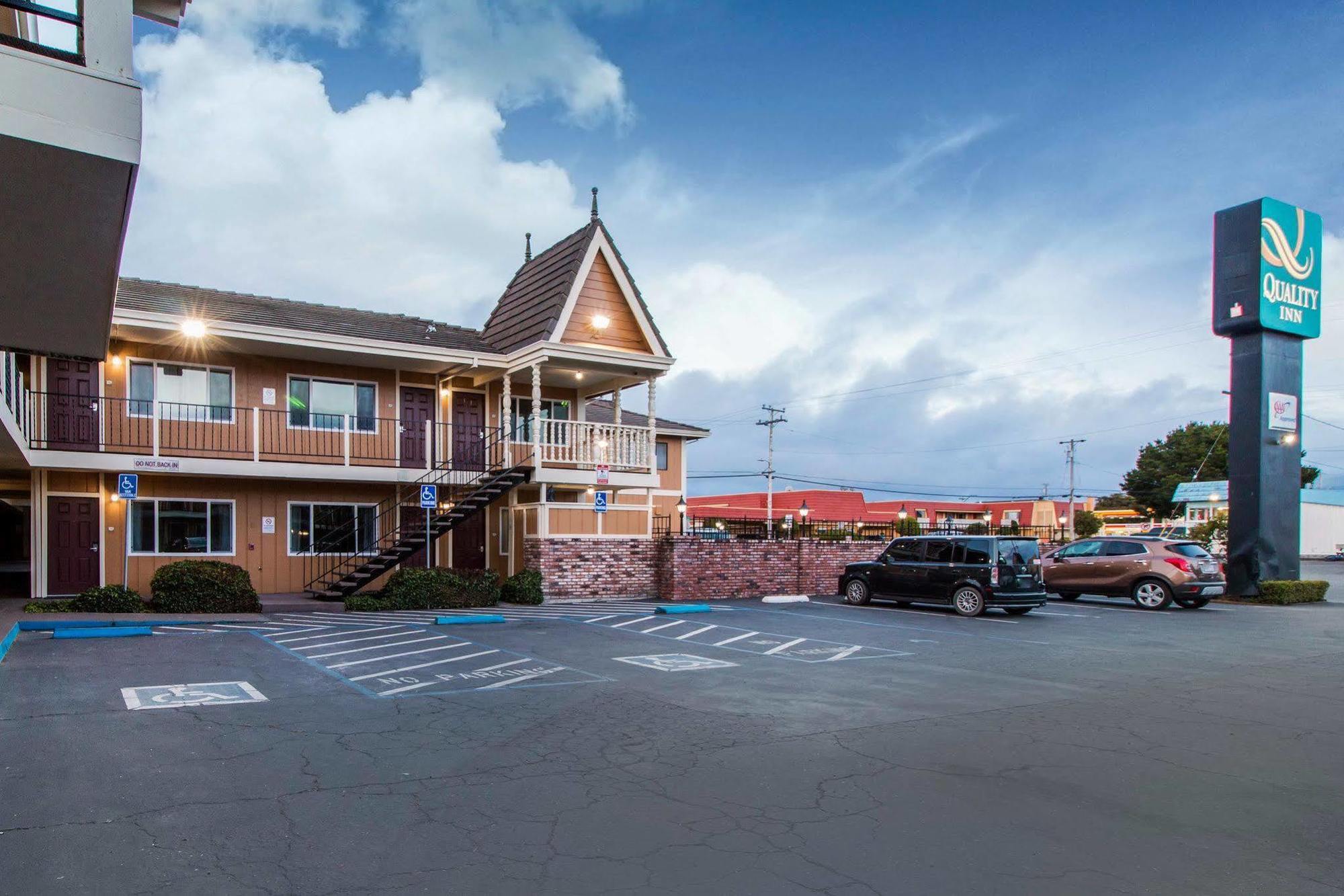 Ramada Bayside Inn & Suites إوريكا، هومبولدت، كاليفورنيا المظهر الخارجي الصورة